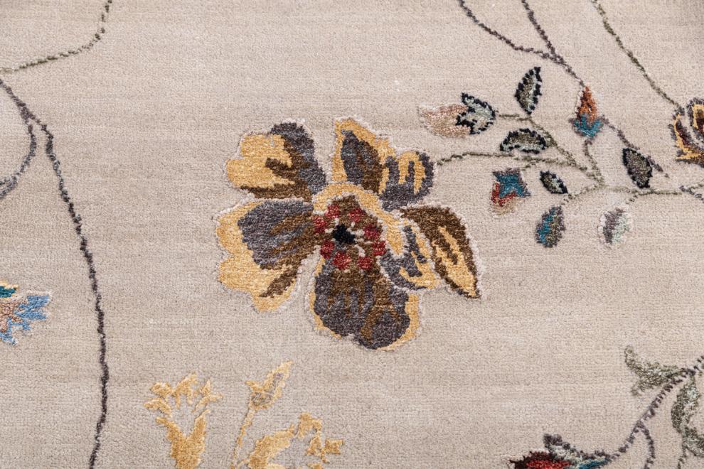 Hand Knotted Transitional Wool & Silk Carpet