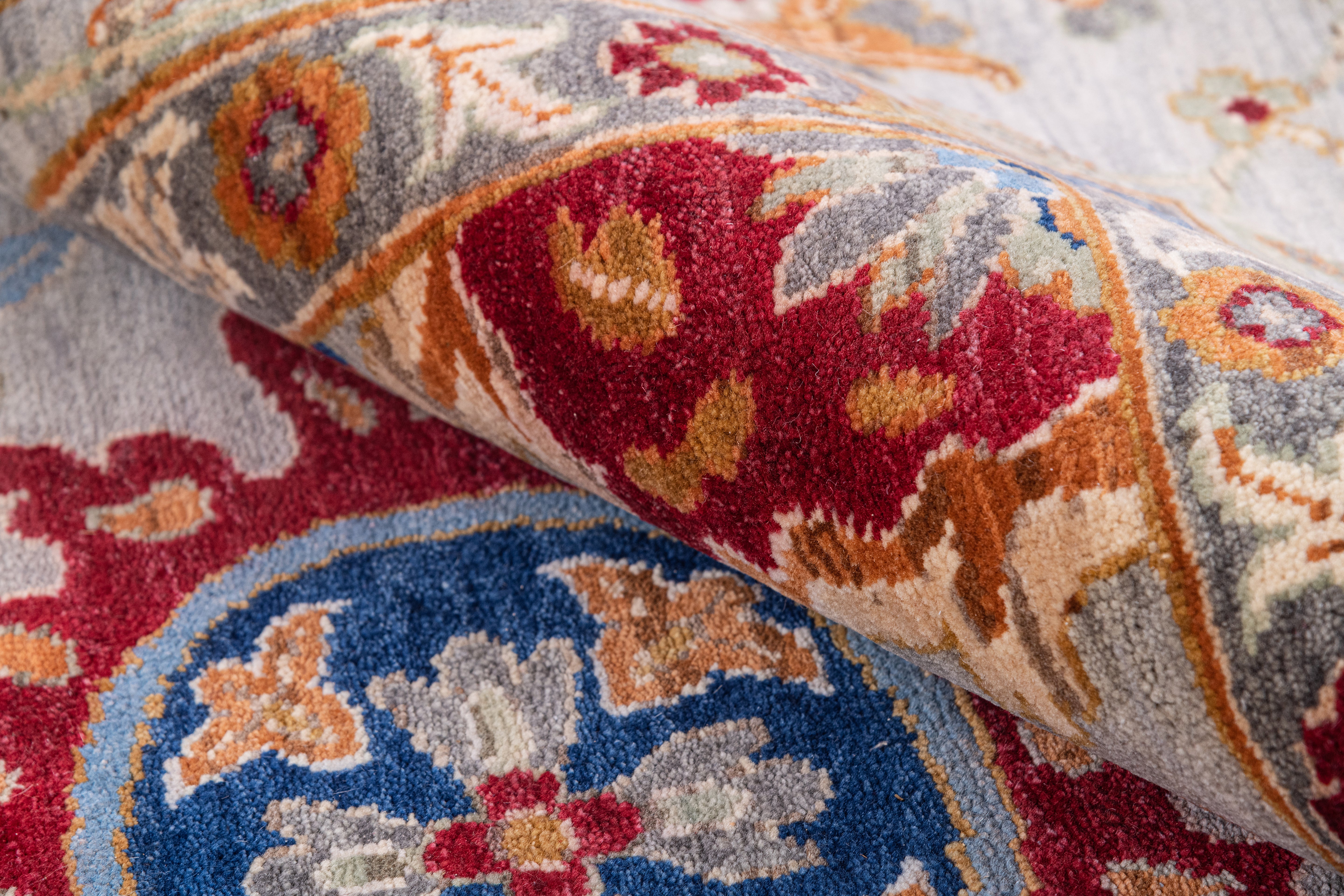 Hand Knotted Traditional Ousahk Carpet