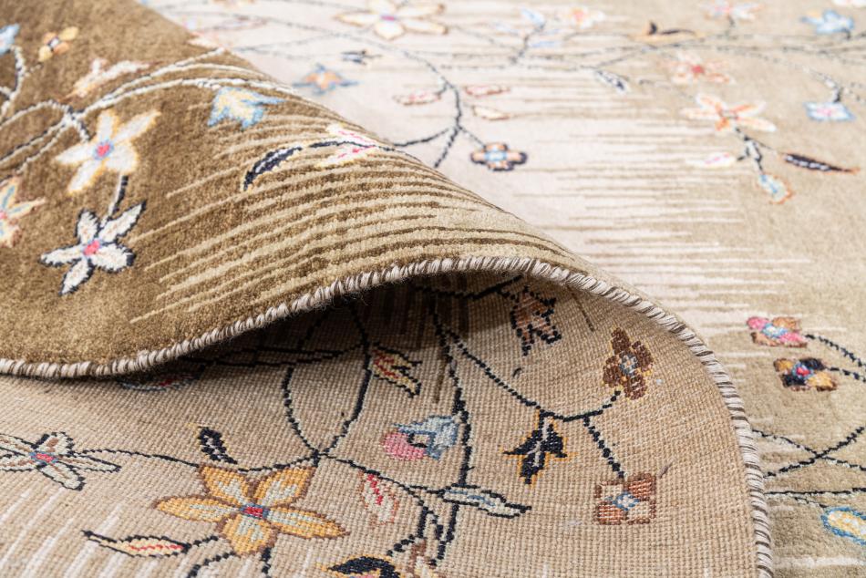 Hand Knotted Transitional Wool & Silk Carpet