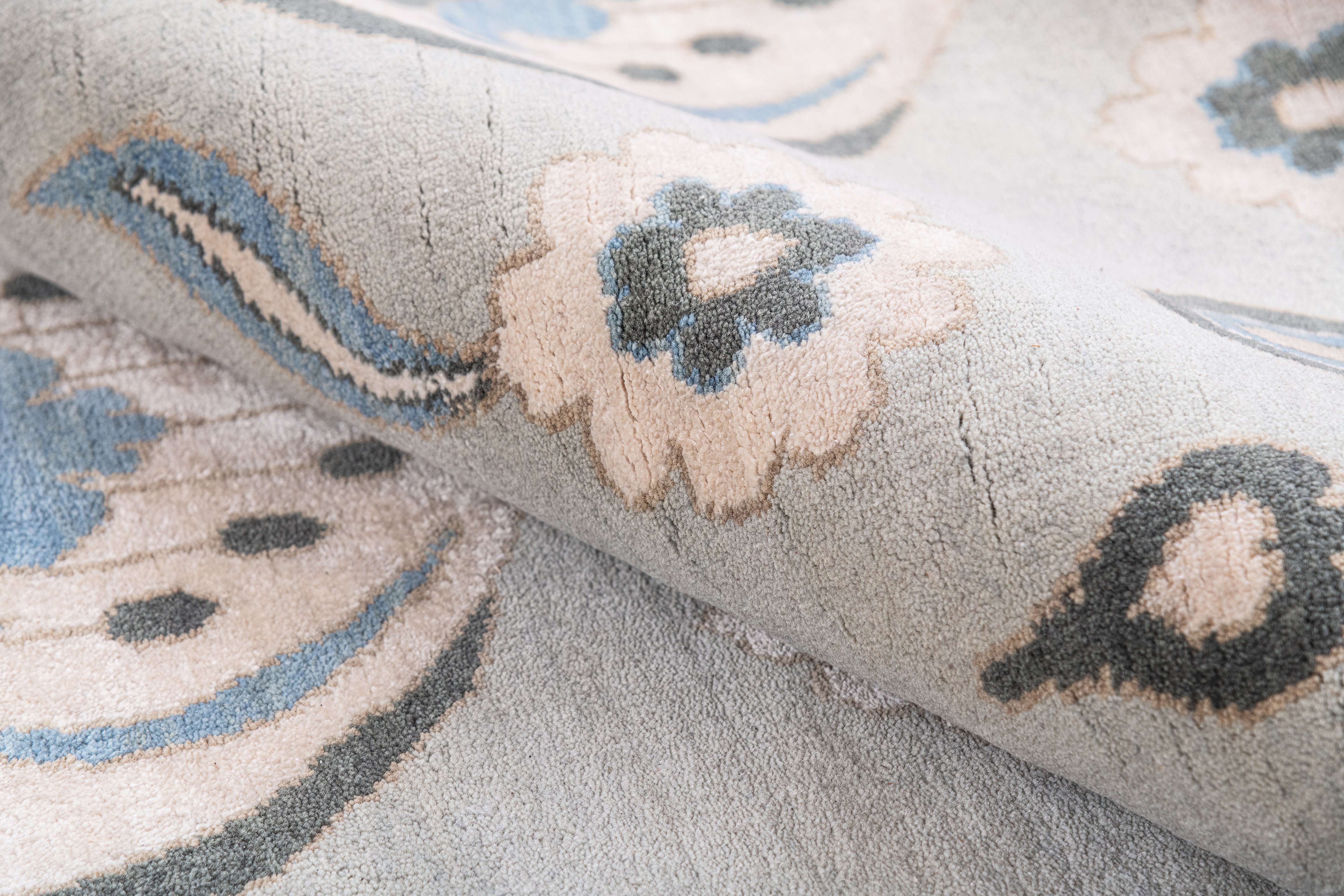 Hand Knotted Modern Contemporary Carpets